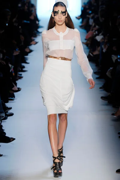Look 26